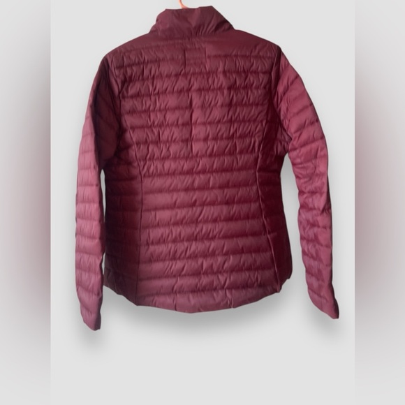 Old Navy Womens Puffer Jacket Water Resistant Burgundy Sz M Quilted Full Zip NWT - Picture 5 of 8